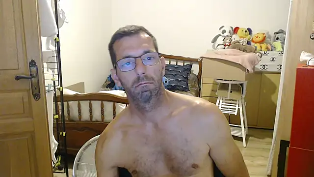 Snapshot of steph19x5 chatting on July 9, 7:13 pm steph19x5 online show from July 9, 7:13 pm