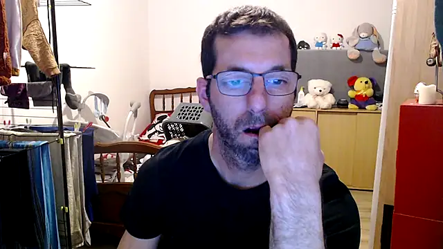 Snapshot of steph19x5 chatting on February 17, 8:27 pm steph19x5 online show from February 17, 8:27 pm