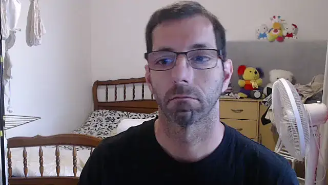 Snapshot of steph19x5 chatting on October 8, 8:16 am steph19x5 online show from October 8, 8:16 am