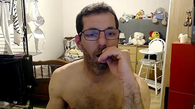 Snapshot of steph19x5 chatting on March 6, 10:15 pm steph19x5 online show from March 6, 10:15 pm