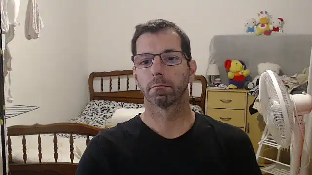 Snapshot of steph19x5 chatting on October 7, 7:20 am steph19x5 online show from October 7, 7:20 am