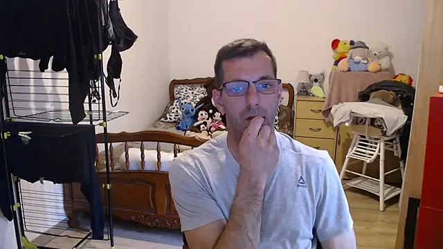 steph19x5 online show from April 16, 5:57 pm