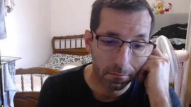 Snapshot of steph19x5 chatting on October 6, 8:04 am steph19x5 online show from October 6, 8:04 am