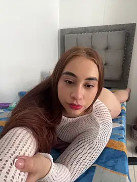 Elena222  online show from June 20, 6:35 pm
