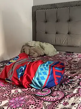 Snapshot of Elena222_ chatting on October 3, 8:54 pm Elena222 online show from October 3, 8:54 pm