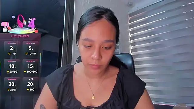 Snapshot of Little_Amber6 chatting on March 7, 8:33 pm Little Amber6 online show from March 7, 8:33 pm