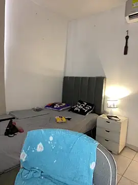 Little Amber6 online show from December 21, 7:48 pm