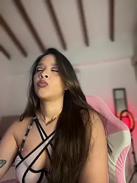 Little Amber6 online show from May 26, 11:36 pm