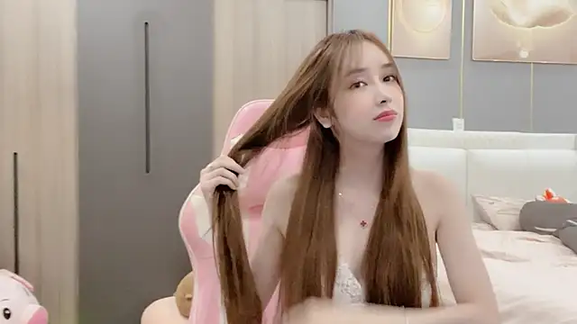 ANNA102 online show from February 25, 8:58 am