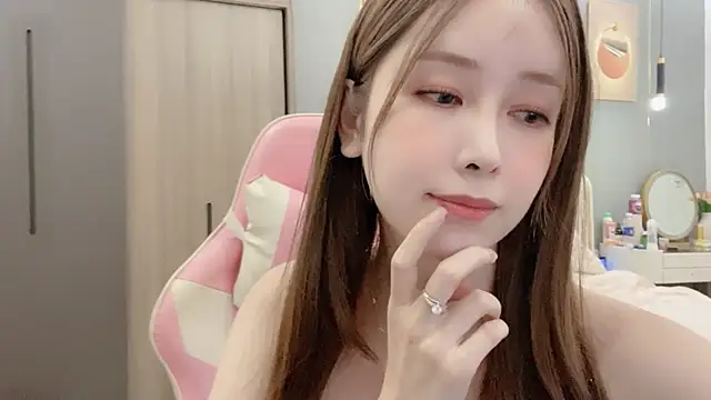 ANNA102 online show from January 9, 4:49 pm