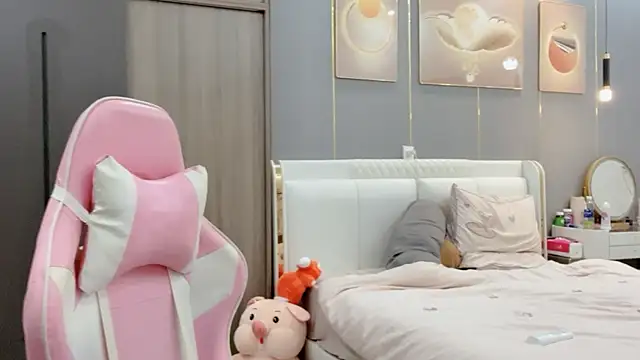 ANNA102 online show from February 9, 7:37 am