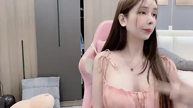 ANNA102 online show from February 6, 8:21 am