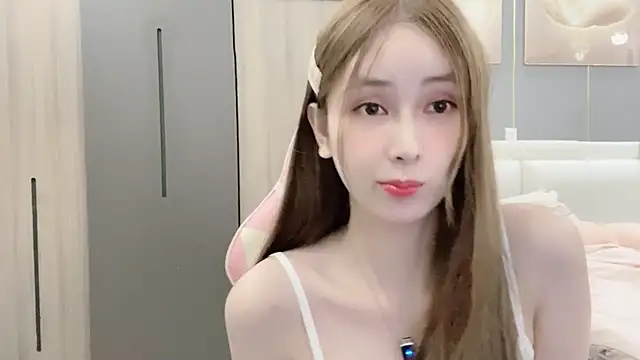 ANNA102 online show from December 17, 2:33 pm