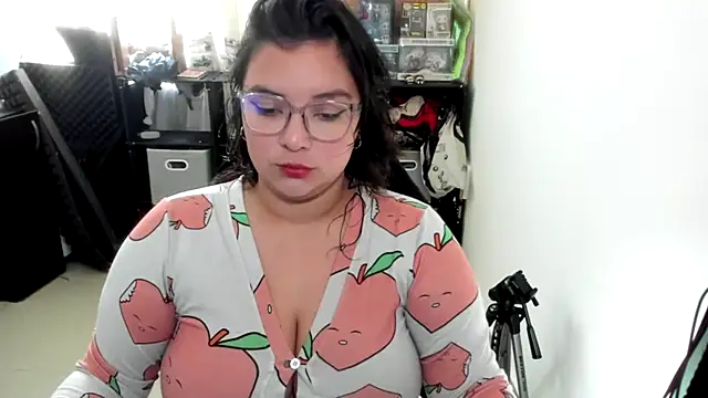 aika-dreams online show from October 27, 1:34 pm