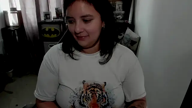Snapshot of aika-dreams chatting on June 15, 2:39 pm aika-dreams online show from June 15, 2:39 pm