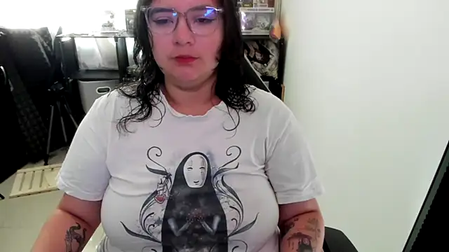 aika-dreams online show from December 3, 1:32 pm