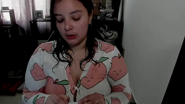 aika-dreams online show from May 20, 1:19 pm