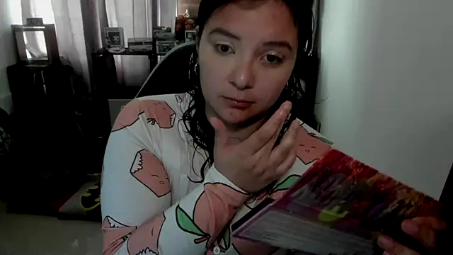 aika-dreams online show from May 27, 1:40 pm