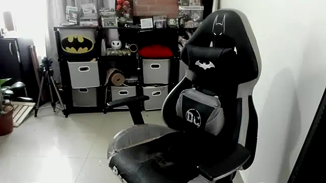 aika-dreams online show from March 18, 1:46 pm