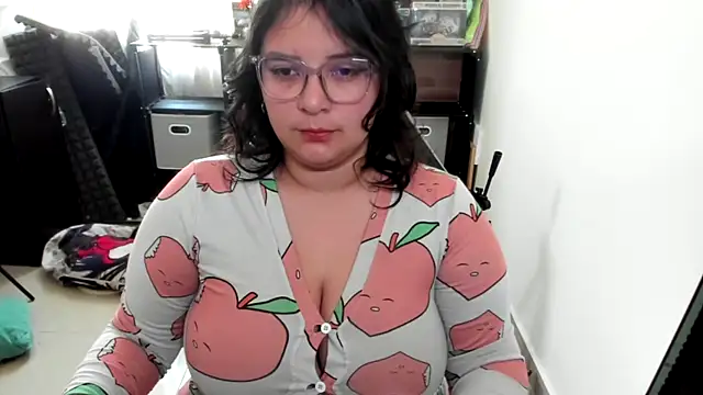 aika-dreams online show from November 18, 1:03 pm