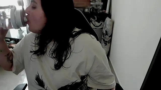 aika-dreams online show from April 9, 1:39 pm