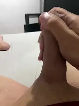 Snapshot of dustbor chatting on February 12, 7:35 pm dustbor online show from February 12, 7:35 pm