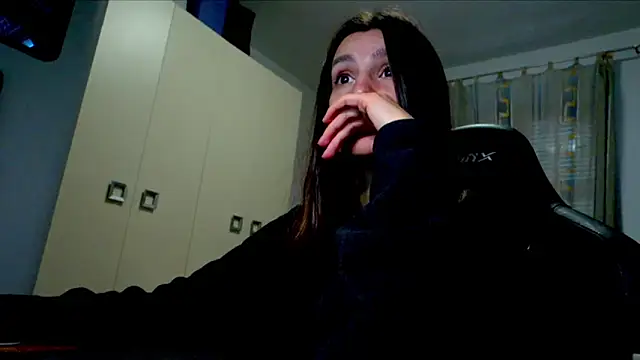 Snapshot of GodlyTheia chatting on November 27, 1:22 pm GodlyTheia online show from November 27, 1:22 pm