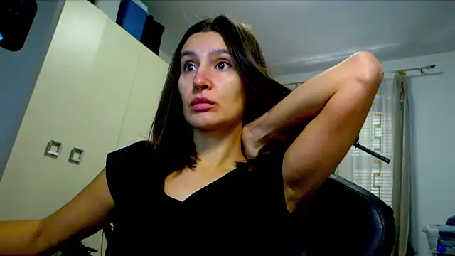 Snapshot of GodlyTheia chatting on November 10, 12:43 pm GodlyTheia online show from November 10, 12:43 pm