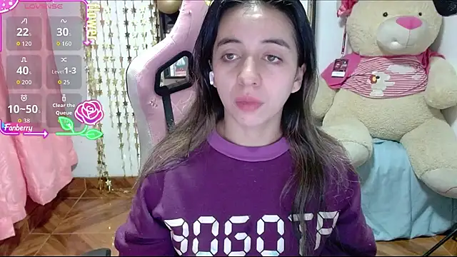 Snapshot of Maggie_Fox3 chatting on October 19, 1:30 am Maggie Fox3 online show from October 19, 1:30 am