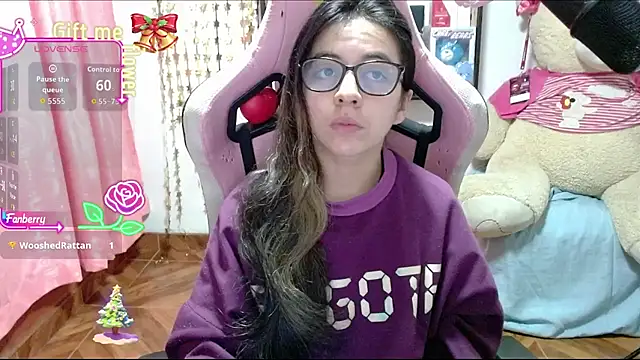 Snapshot of Maggie_Fox3 chatting on November 4, 2:26 am Maggie Fox3 online show from November 4, 2:26 am