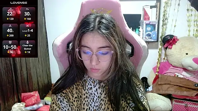 Snapshot of Maggie_Fox3 chatting on February 15, 4:14 am Maggie Fox3 online show from February 15, 4:14 am