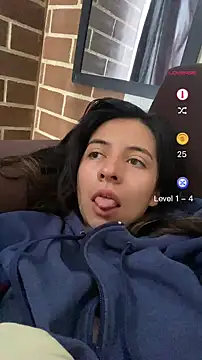 Maggie Fox3 online show from April 30, 3:19 pm