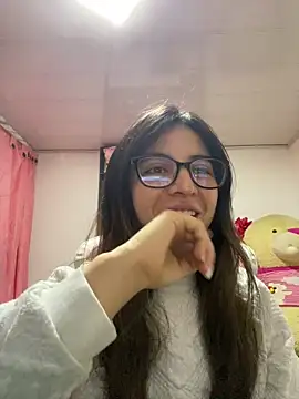 Maggie Fox3 online show from February 6, 2:29 am