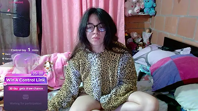 Maggie Fox3 online show from April 11, 7:05 am