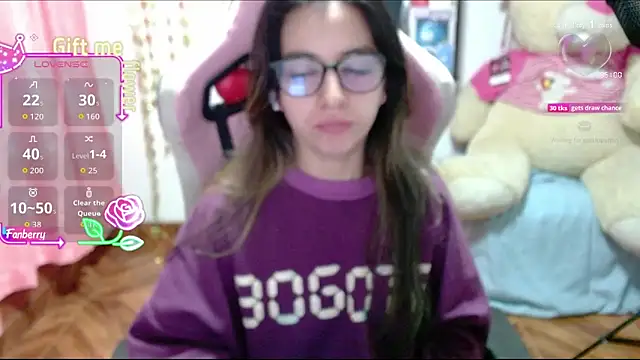 Snapshot of Maggie_Fox3 chatting on November 7, 12:48 am Maggie Fox3 online show from November 7, 12:48 am