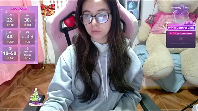 Snapshot of Maggie_Fox3 chatting on December 14, 12:50 am Maggie Fox3 online show from December 14, 12:50 am