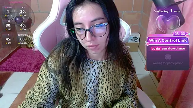 Snapshot of Maggie_Fox3 chatting on June 29, 1:56 am Maggie Fox3 online show from June 29, 1:56 am