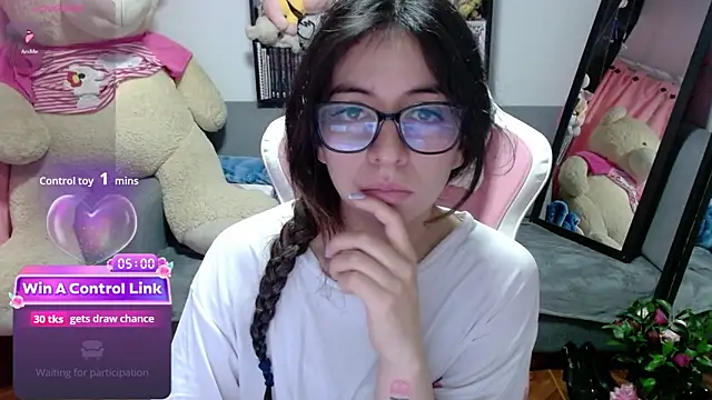 Maggie Fox3 online show from March 6, 1:22 am