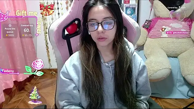 Snapshot of Maggie_Fox3 chatting on November 11, 12:16 am Maggie Fox3 online show from November 11, 12:16 am