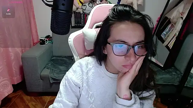 Maggie Fox3 online show from March 30, 3:19 am