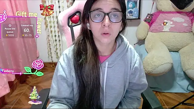 Snapshot of Maggie_Fox3 chatting on November 17, 1:53 am Maggie Fox3 online show from November 17, 1:53 am