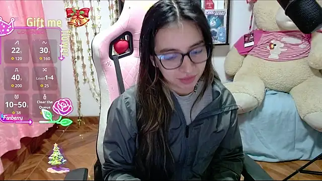 Snapshot of Maggie_Fox3 chatting on November 8, 2:15 am Maggie Fox3 online show from November 8, 2:15 am