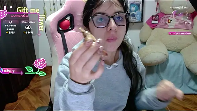 Snapshot of Maggie_Fox3 chatting on September 14, 2:34 am Maggie Fox3 online show from September 14, 2:34 am