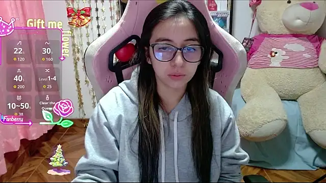 Snapshot of Maggie_Fox3 chatting on November 13, 2:15 am Maggie Fox3 online show from November 13, 2:15 am