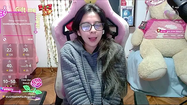 Snapshot of Maggie_Fox3 chatting on November 16, 1:10 am Maggie Fox3 online show from November 16, 1:10 am