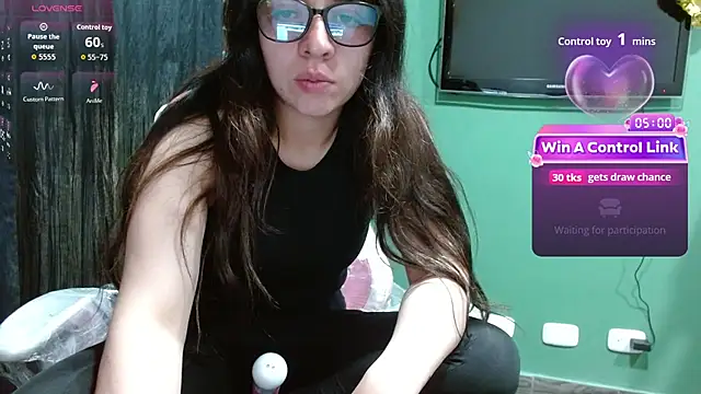 Maggie Fox3 online show from April 21, 2:03 am