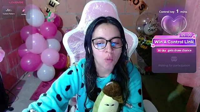 Snapshot of Maggie_Fox3 chatting on June 3, 1:39 am Maggie Fox3 online show from June 3, 1:39 am
