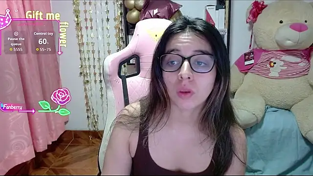 Snapshot of Maggie_Fox3 chatting on October 30, 2:10 am Maggie Fox3 online show from October 30, 2:10 am