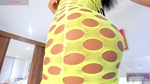 VictoriaVX online show from February 1, 5:49 am