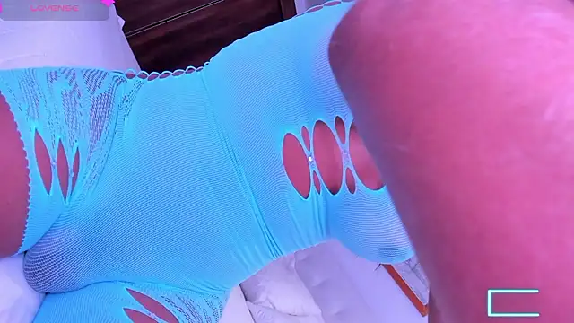 VictoriaVX online show from January 18, 6:17 am